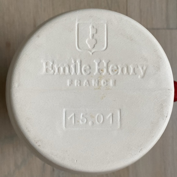 Emile Henry 1L Pitcher - Red - Picture 5 of 5